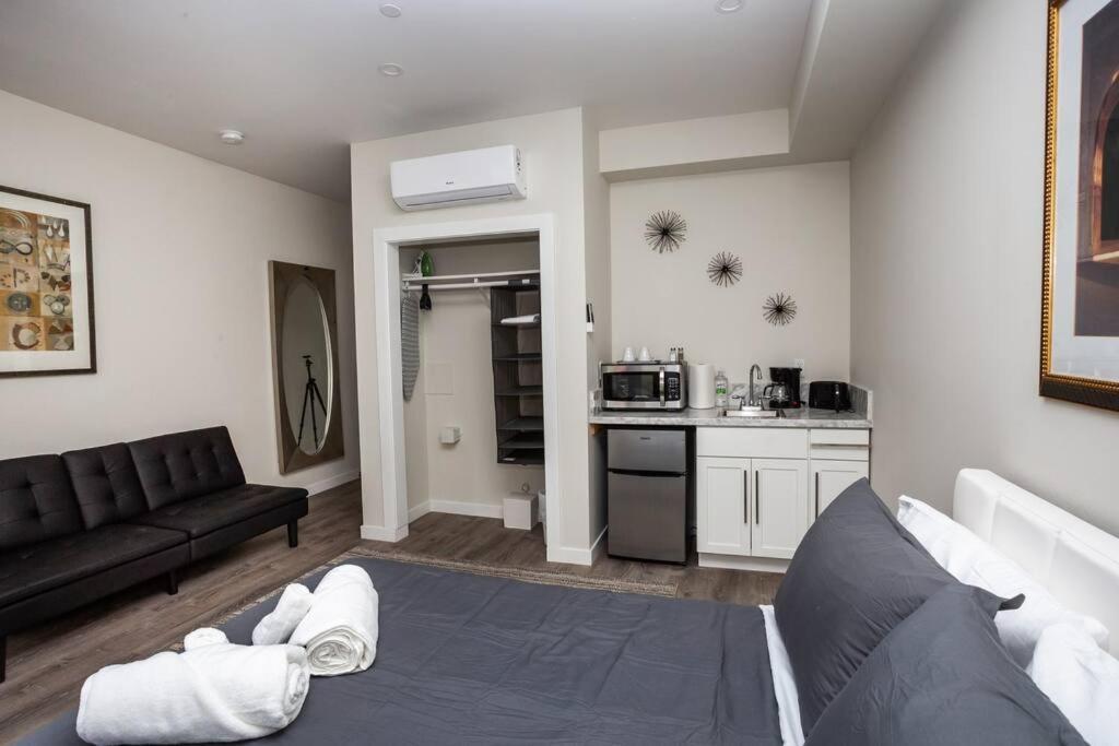 Studio With Large Balcony- San Diego Gateway Exterior photo